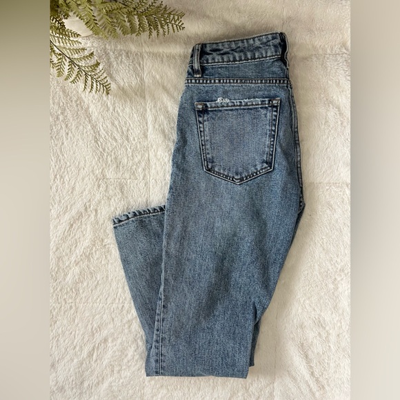 Hidden Straight Leg Distressed Jean - Picture 6 of 9